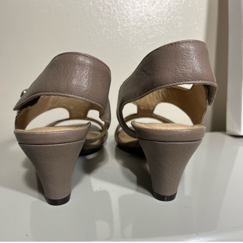 Nurture Open-toe Leather Shoes - Picture 5 of 10